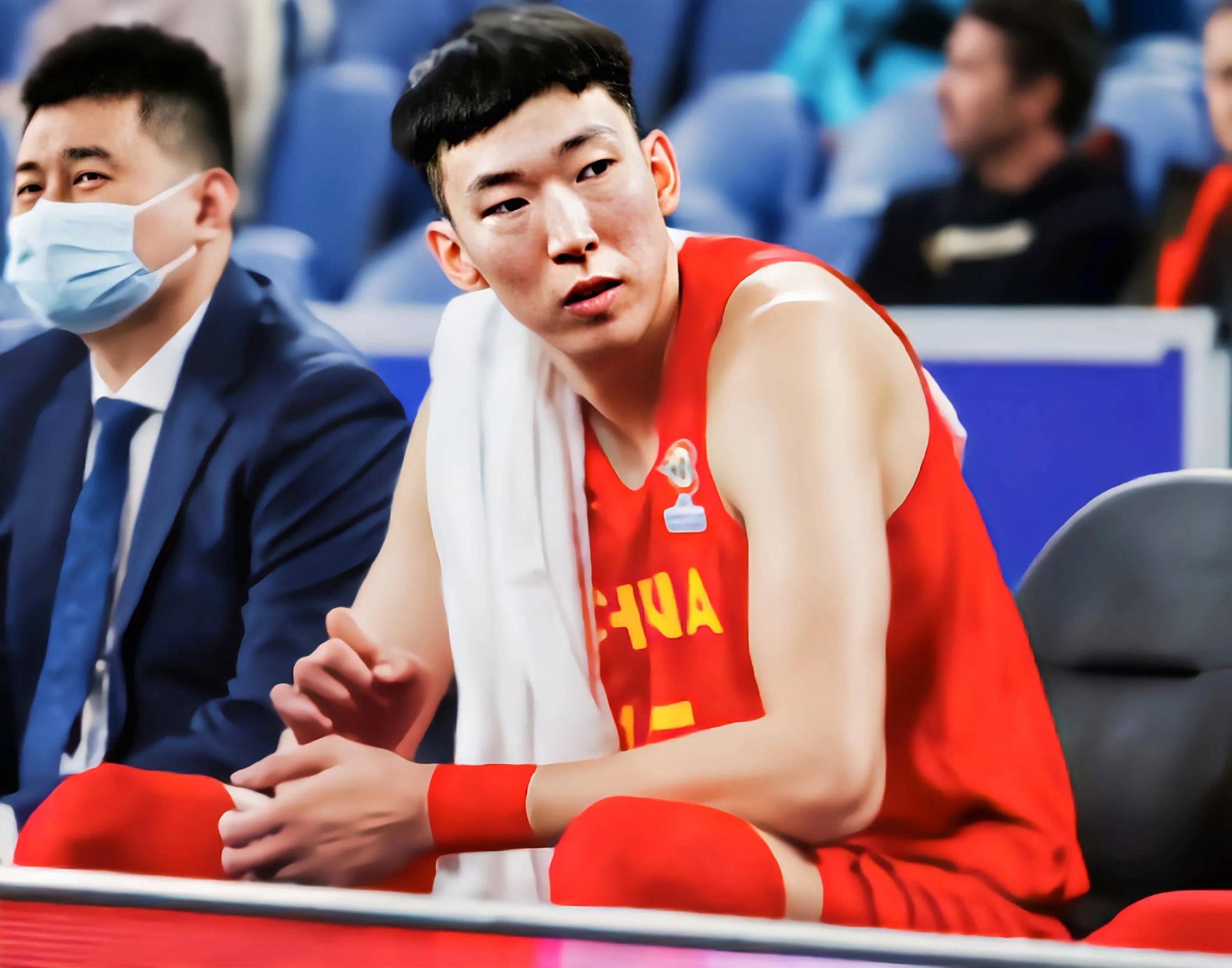 必威体育娱乐-中国男篮集训名单周琦回归赵继伟赵睿在列